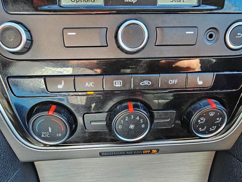 Used 2015 Volkswagen Passat TDI SE image 42