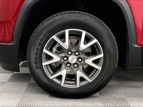Used 2023 GMC Acadia SLE FWD image 9