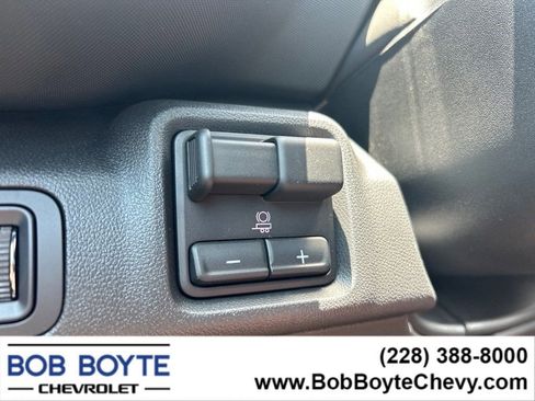 New 2025 Chevrolet Silverado EV LT image 9