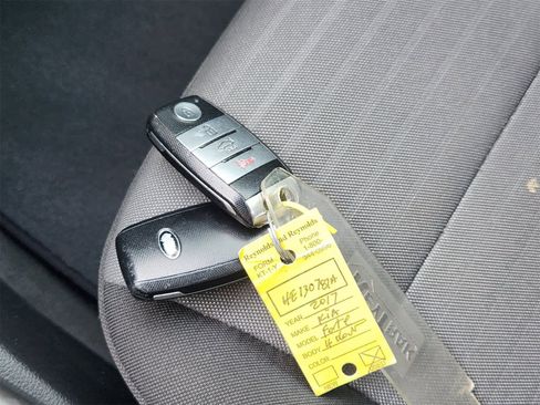 Used 2017 Kia Forte S w/ S Technology Package image 33