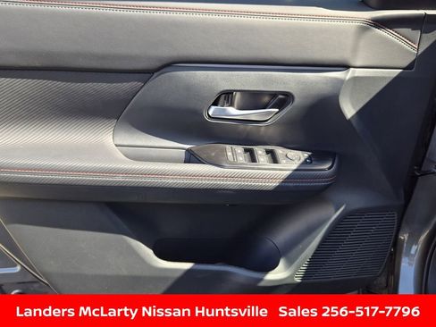 Used 2025 Nissan Kicks SR w/ Illumination Package image 20