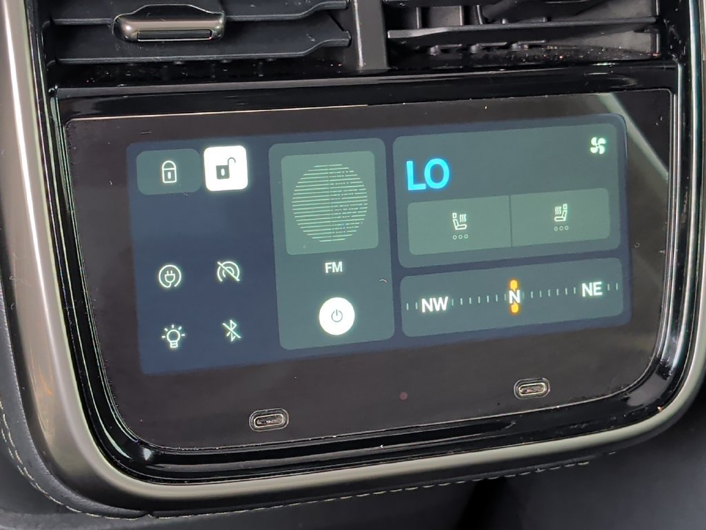 Used 2024 Rivian R1S Adventure Quad AWD/4WD image 32