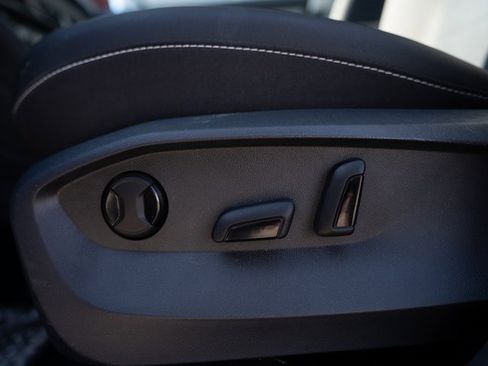 Used 2024 Volkswagen Taos SE image 20