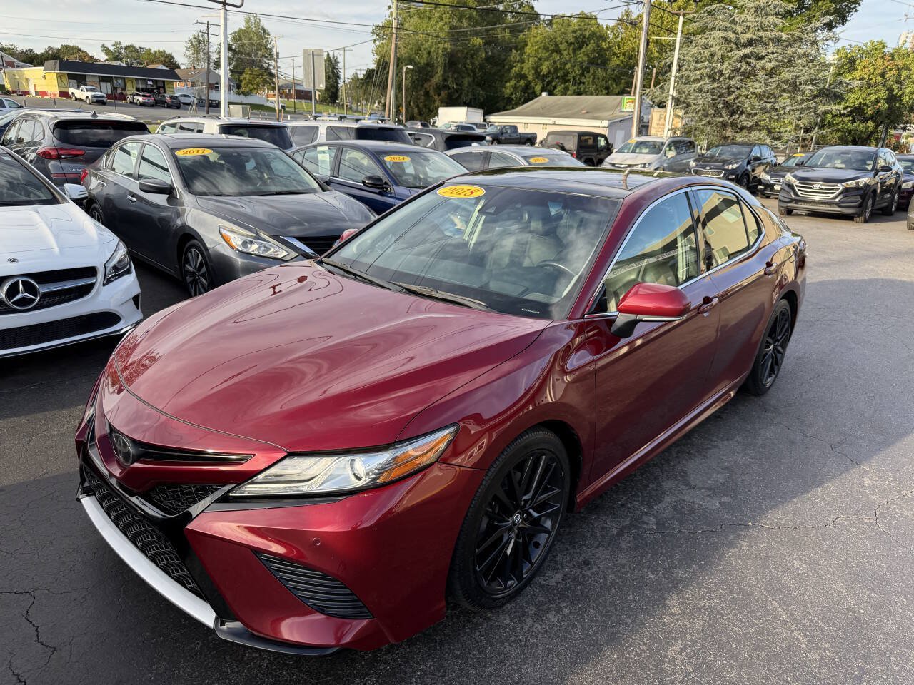 Used 2018 Toyota Camry XSE FWD image 2