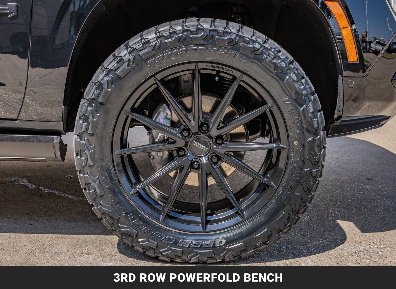 Used 2026 GMC Yukon AT4 w/ AT4 Premium Plus Package AWD/4WD image 12