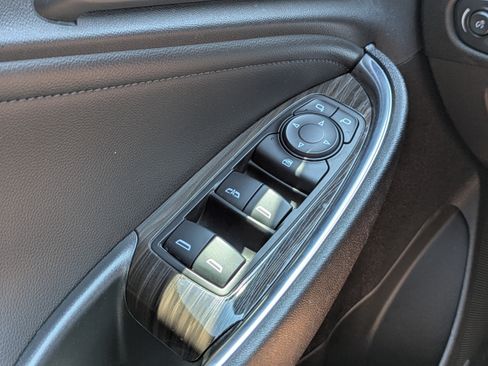 Used 2024 Chevrolet Malibu LT FWD image 24
