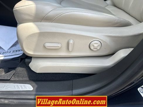 Used 2020 Buick Envision Essence AWD/4WD image 16