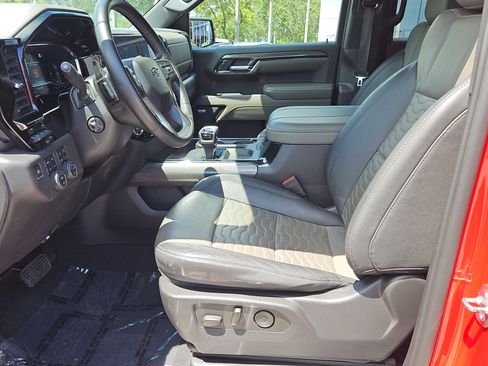 Used 2023 Chevrolet Silverado 1500 ZR2 w/ Technology Package image 11