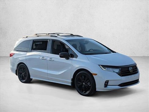Used 2024 Honda Odyssey Sport image 3