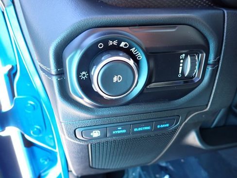 Used 2024 Jeep Wrangler Unlimited Rubicon 4xe w/ Convenience Group AWD/4WD image 13
