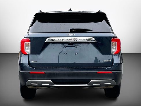 Used 2023 Ford Explorer XLT w/ Equipment Group 202A image 6