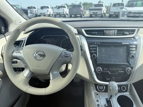 Used 2017 Nissan Murano Platinum w/ Platinum Technology Package FWD image 11