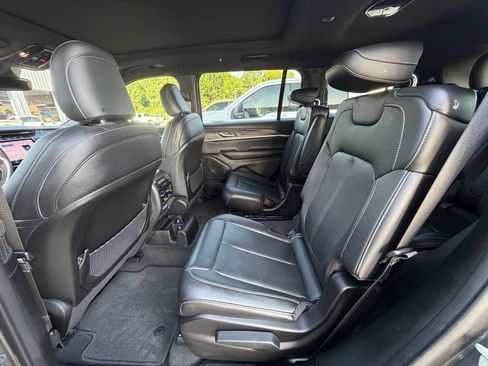 Used 2024 Jeep Grand Cherokee L Limited AWD/4WD image 13