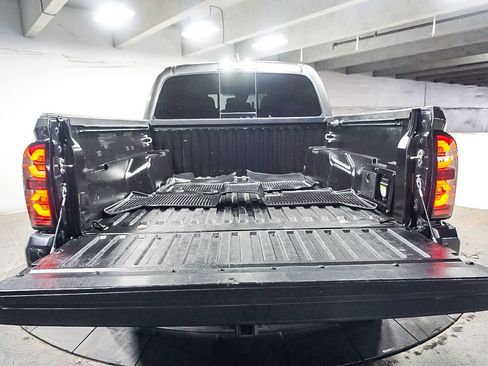 Used 2019 Toyota Tacoma TRD Off-Road w/ Technology Package AWD/4WD image 27