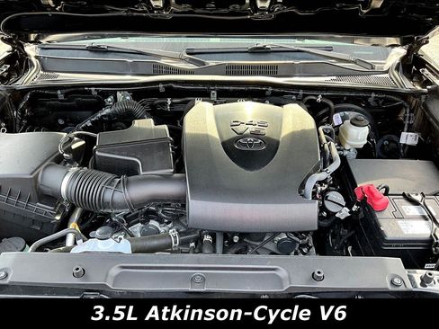 Used 2022 Toyota Tacoma TRD Sport w/ TRD Premium Sport Package image 30