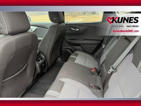 Used 2025 Chevrolet Blazer LT FWD image 8