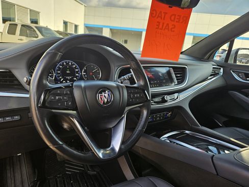 Used 2024 Buick Enclave Premium image 13