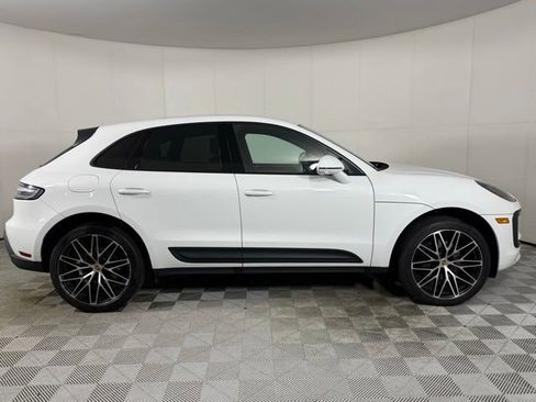 Used 2023 Porsche Macan image 8