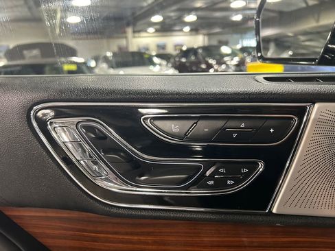 Used 2020 Lincoln Navigator Reserve w/ Luxury Package image 19