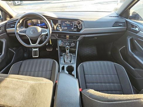 Used 2024 Volkswagen Jetta Sport image 14