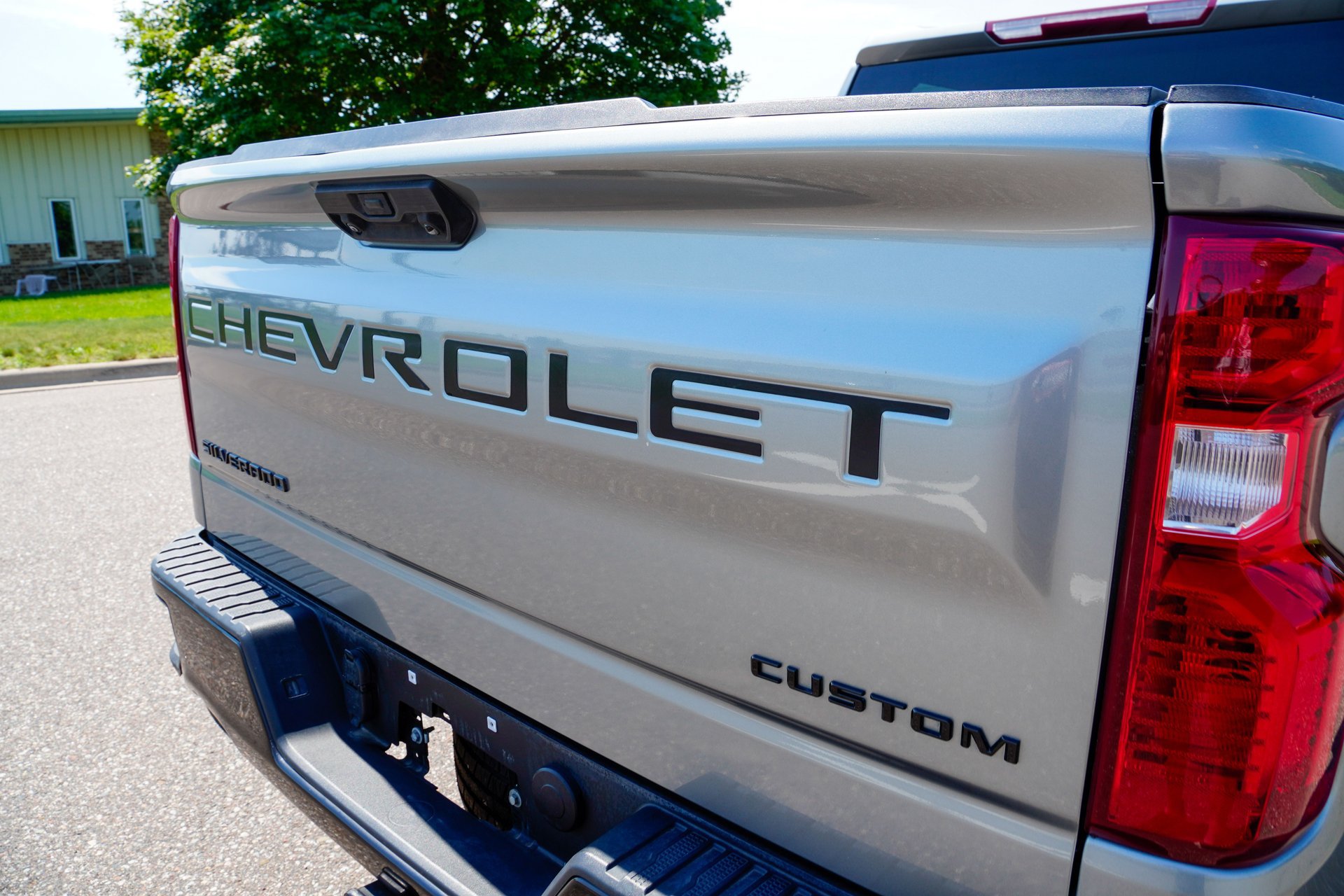 Used 2024 Chevrolet Silverado 1500 Custom Trail Boss w/ LPO, Dark Essentials Package AWD/4WD image 32