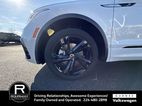 Used 2024 Volkswagen Tiguan SE R-Line w/ MDO Package, Two-Row image 12