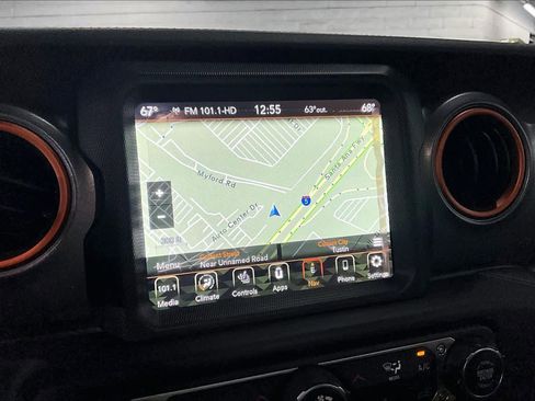 Used 2023 Jeep Gladiator Mojave w/ LED Lighting Group AWD/4WD image 34