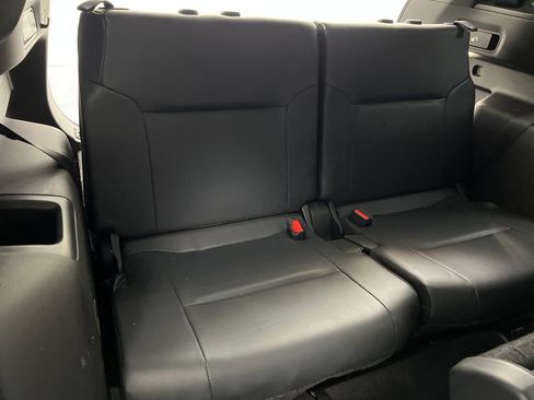 Used 2025 Mitsubishi Outlander SE FWD image 30