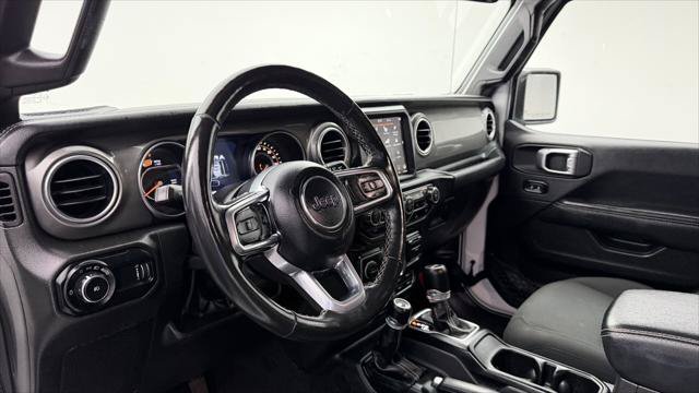 Used 2023 Jeep Wrangler Unlimited Sahara w/ Cold Weather Group AWD/4WD image 24