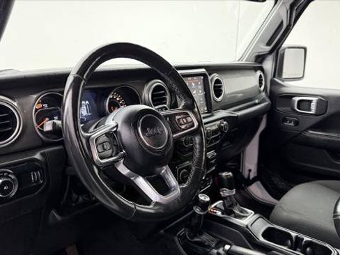 Used 2023 Jeep Wrangler Unlimited Sahara w/ Cold Weather Group AWD/4WD image 24