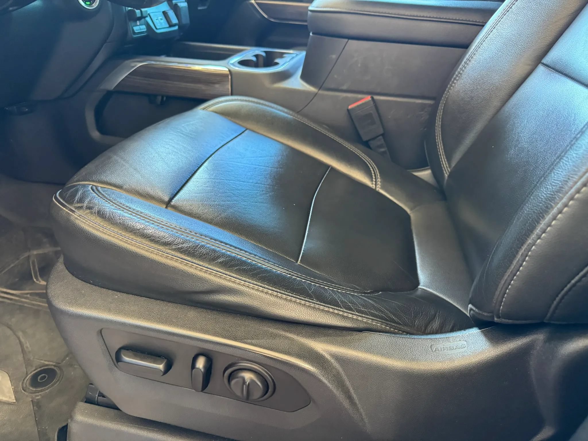 Used 2019 Chevrolet Silverado 1500 RST AWD/4WD image 16