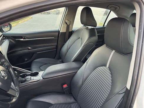 Used 2024 Toyota Camry SE image 13