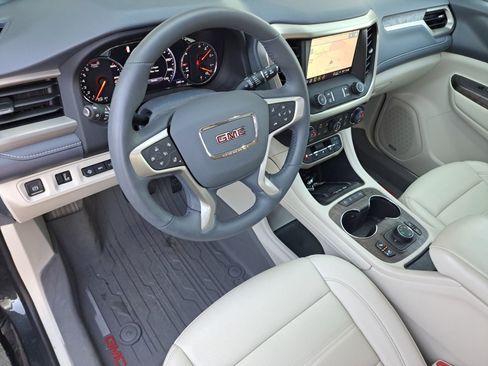 Used 2021 GMC Acadia Denali w/ Denali Ultimate Package AWD/4WD image 9