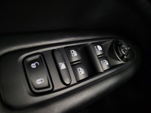 Used 2020 Jeep Compass Latitude w/ Premium Lighting Group FWD image 27