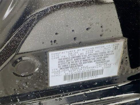 New 2025 Nissan Versa SR w/ Trunk Package image 21