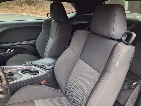 Used 2021 Dodge Challenger R/T w/ Blacktop Package image 12