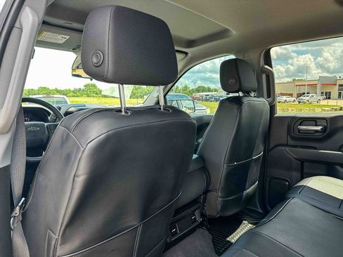 Used 2023 Chevrolet Silverado 1500 Custom Trail Boss w/ LPO, Dark Essentials Package AWD/4WD image 17