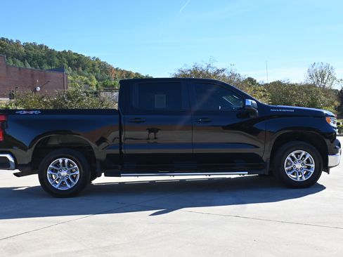 Used 2023 Chevrolet Silverado 1500 LT image 10