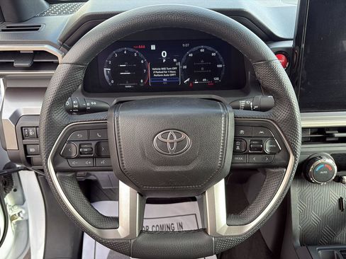 Used 2025 Toyota Tacoma TRD Off-Road AWD/4WD image 8