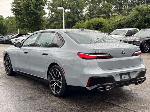 Certified 2023 BMW 760i xDrive AWD/4WD image 7