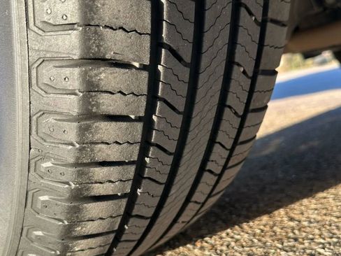 Used 2021 Nissan Rogue SV image 43