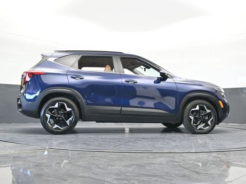 Used 2024 Kia Seltos EX image 60