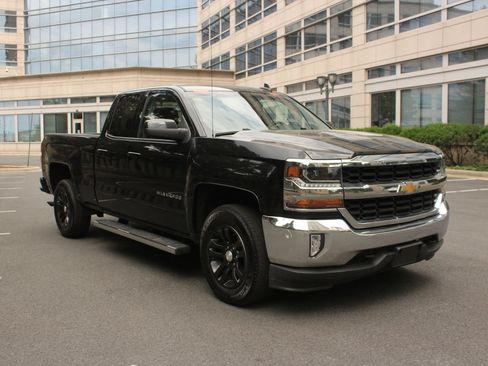 Used 2018 Chevrolet Silverado 1500 LT w/ All Star Edition AWD/4WD image 1