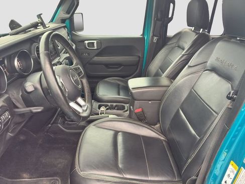 Used 2019 Jeep Wrangler Unlimited Sahara AWD/4WD image 11