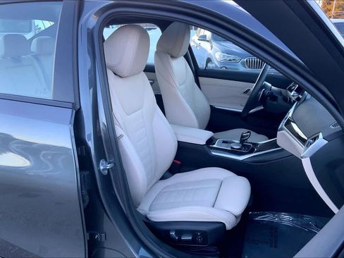 Used 2019 BMW 330i xDrive Sedan w/ M Sport Package image 9