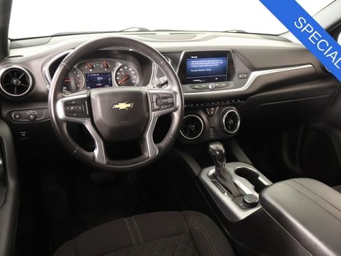 Used 2020 Chevrolet Blazer LT AWD/4WD image 2