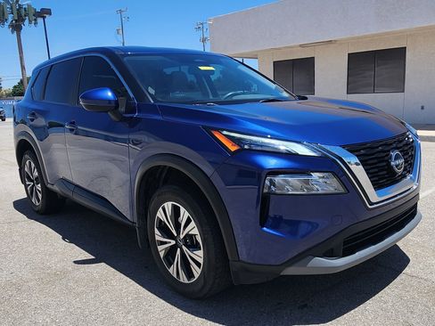 Used 2023 Nissan Rogue SV FWD image 3