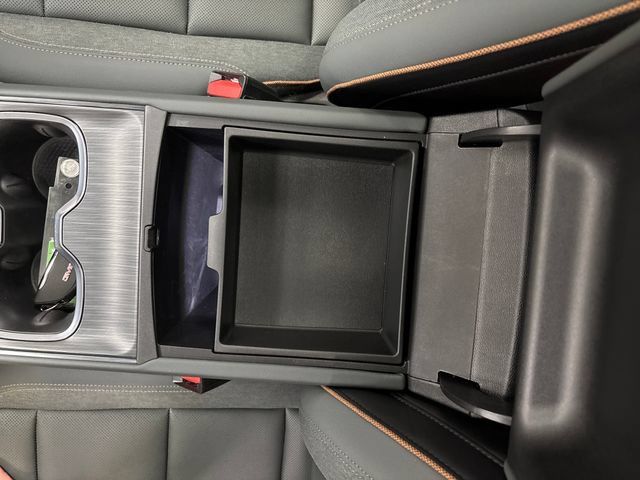 Used 2025 GMC Acadia AT4 w/ Super Cruise Package AWD/4WD image 27
