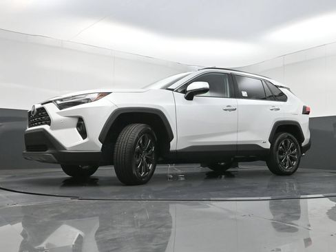 Used 2023 Toyota RAV4 Limited AWD/4WD image 28