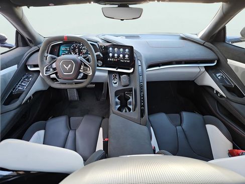 Used 2023 Chevrolet Corvette Stingray Premium Conv w/ Z51 Performance Package image 13